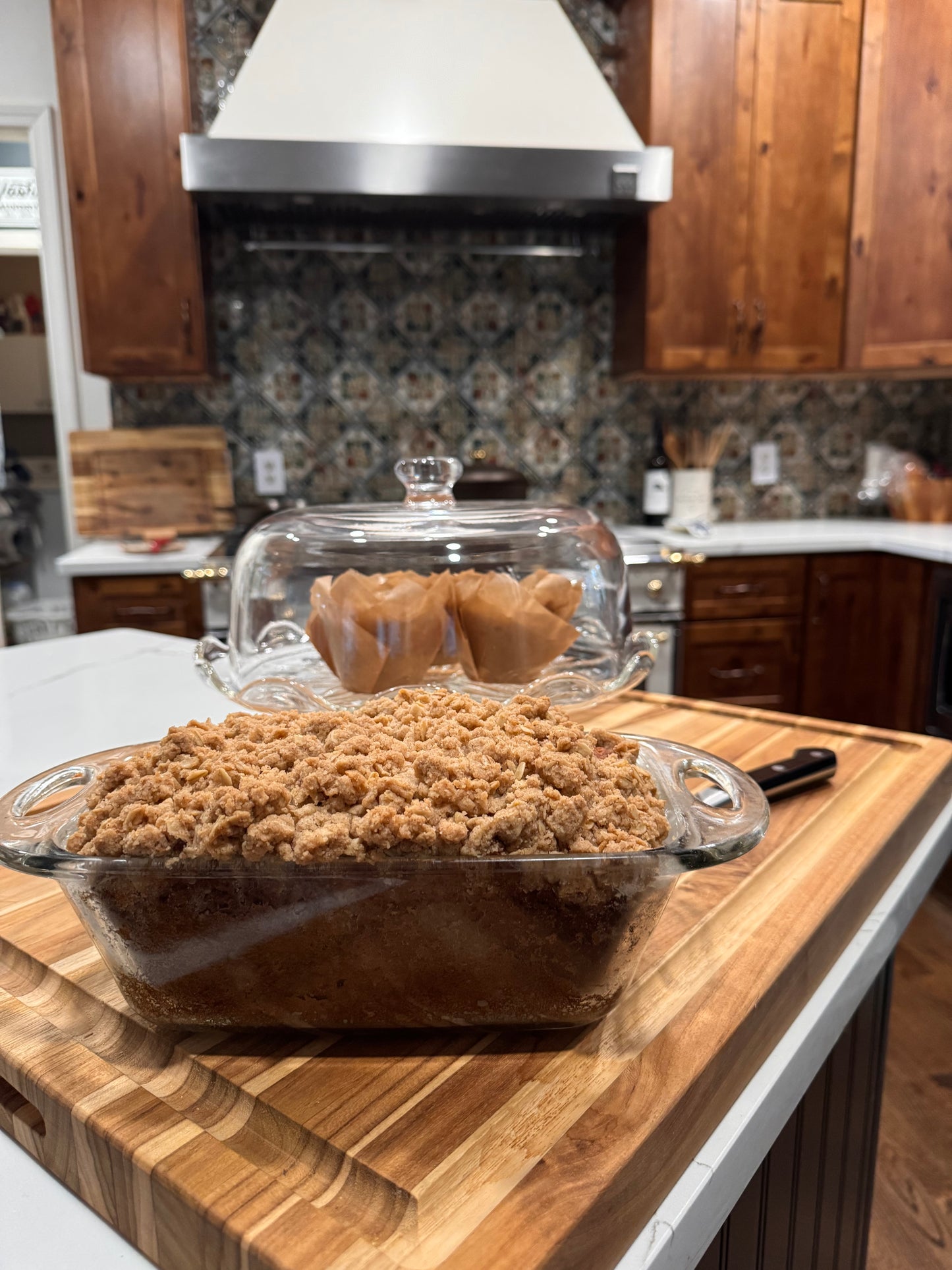 Baked Banana Muffin with Cinnamon Streusel